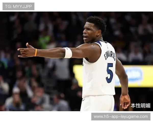 NBA巨星穿浴袍亮相发布会：时尚新潮流的“休闲范”狂潮